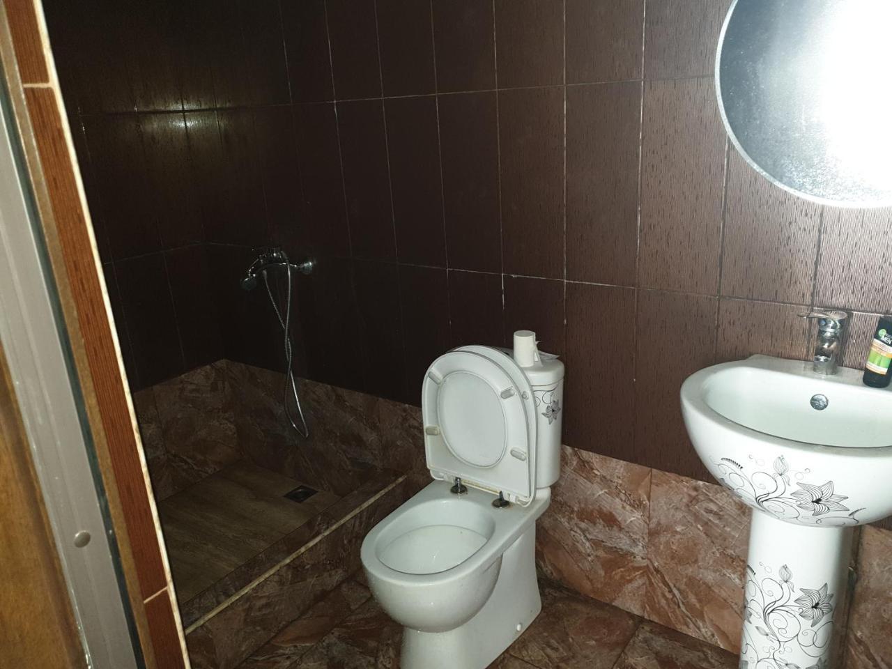 Baaz Hostel Jrvezh Bagian luar foto